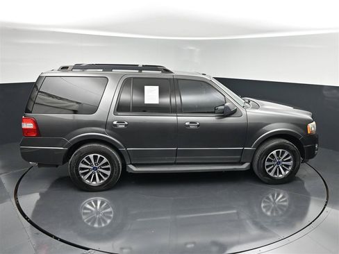 Used 2016 Ford Expedition XLT w/ Equipment Group 202A RWD image 22