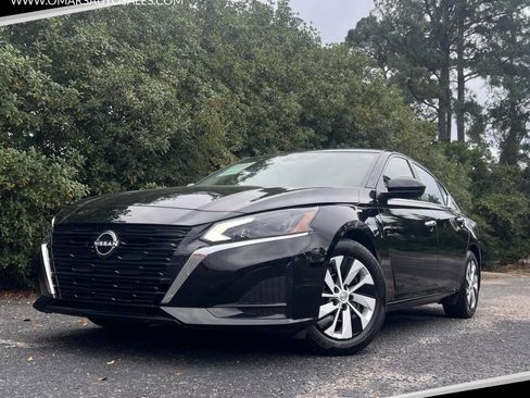 Used 2024 Nissan Altima 2.5 S image 1