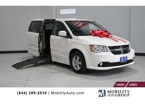 Used 2012 Dodge Grand Caravan Crew FWD image 1