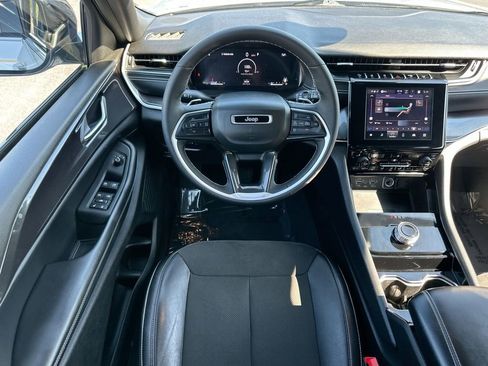 Used 2023 Jeep Grand Cherokee L Laredo AWD/4WD image 21