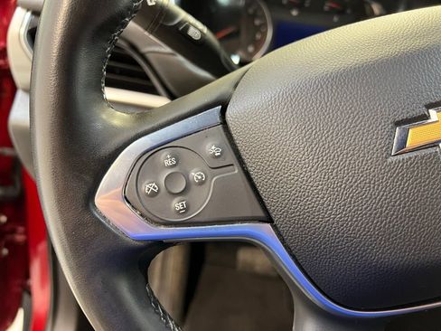 Used 2023 Chevrolet Traverse LT image 19