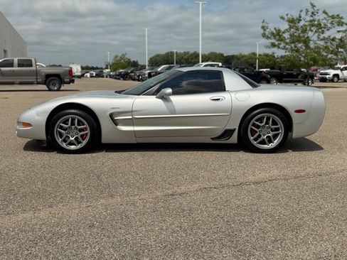 Used 2003 Chevrolet Corvette Z06 w/ Memory Package, 3 Drivers RWD image 10