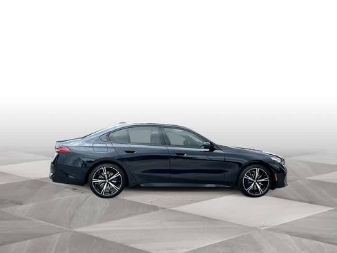 Used 2026 BMW 530i w/ M Sport Package RWD image 9