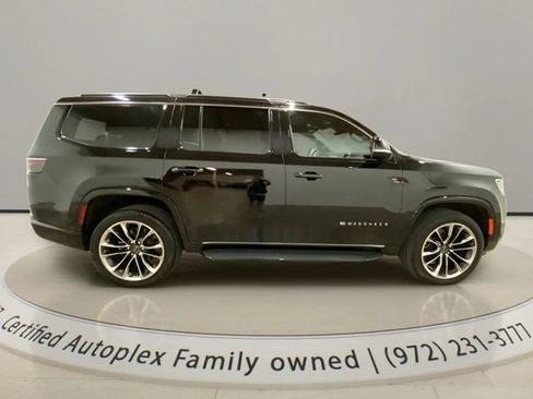 Used 2024 Jeep Wagoneer Series II w/ Premium Group I AWD/4WD image 6