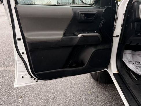 Used 2018 Toyota Tacoma SR5 image 14