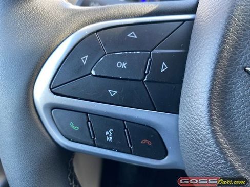 Certified 2024 Chrysler Pacifica Touring-L image 15