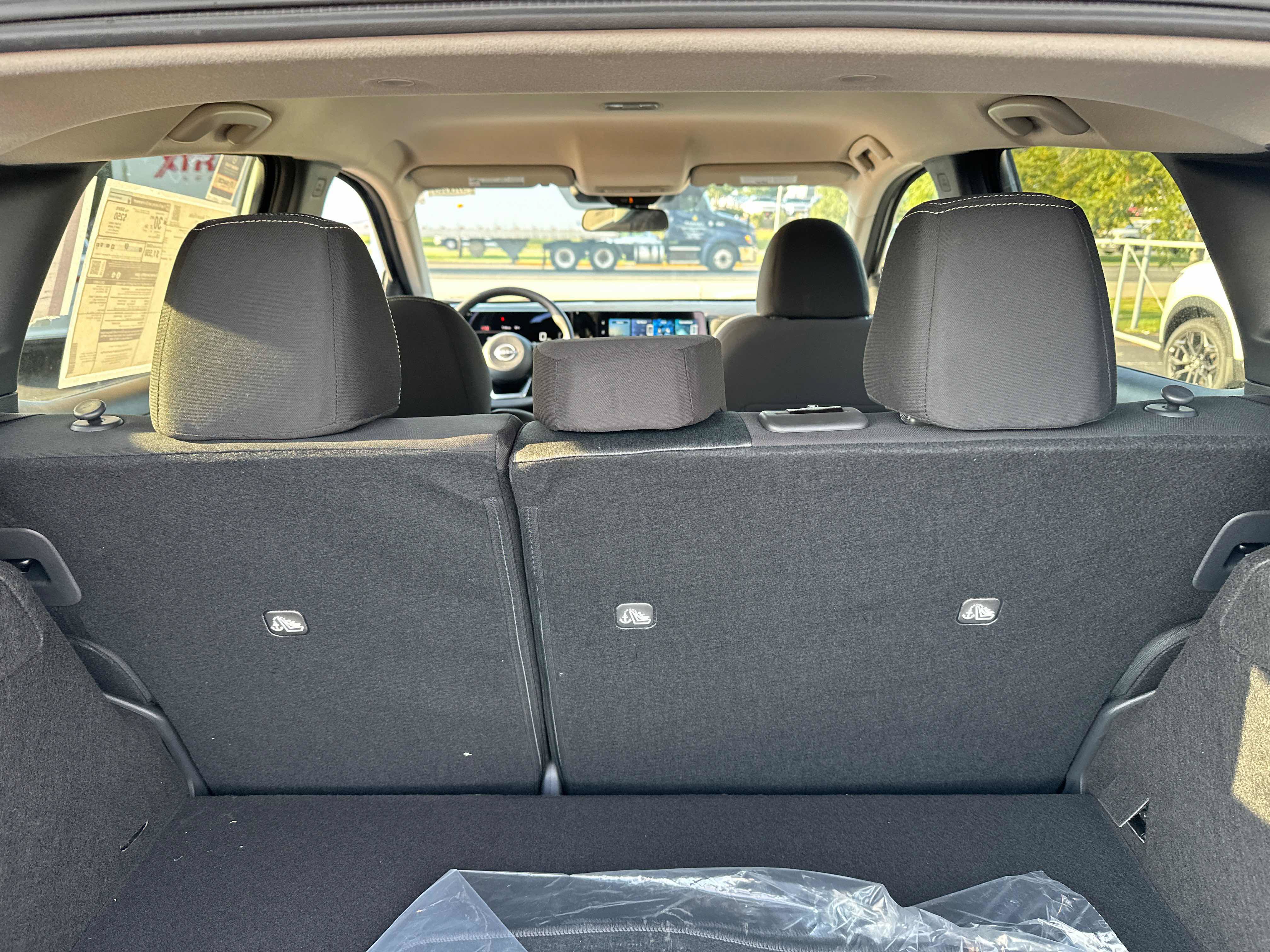 New 2027 Nissan Kicks SV AWD/4WD image 17