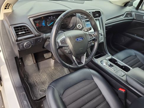 Used 2018 Ford Fusion SE w/ Equipment Group 201A image 17