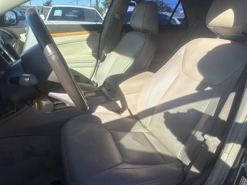 Used 2014 Chrysler 300 C image 8