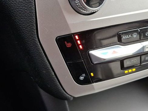 Used 2022 Ford Explorer XLT w/ Equipment Group 202A image 24