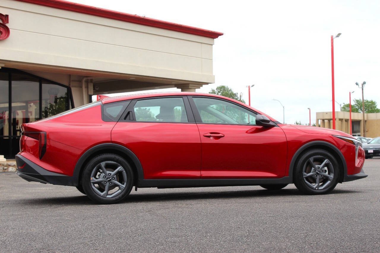 Used 2025 Kia K4 FWD image 3