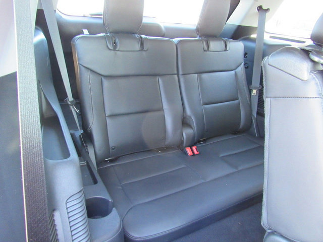 Used 2022 Ford Explorer XLT w/ Equipment Group 202A AWD/4WD image 10