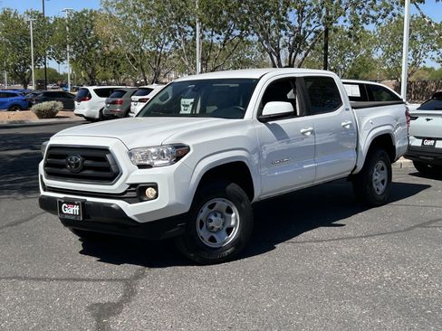 Used 2020 Toyota Tacoma SR5 RWD image 31