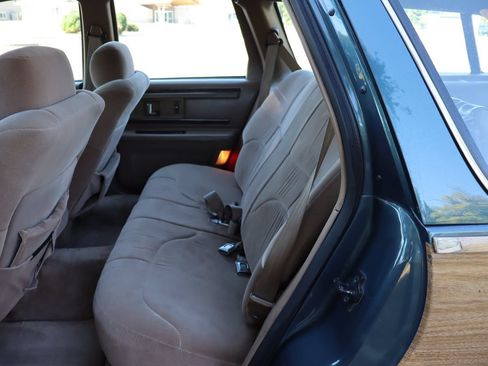 Used 1996 Buick Roadmaster Estate RWD image 20