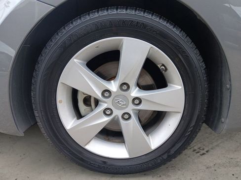 Used 2013 Hyundai Elantra GLS w/ Preferred Pkg FWD image 14