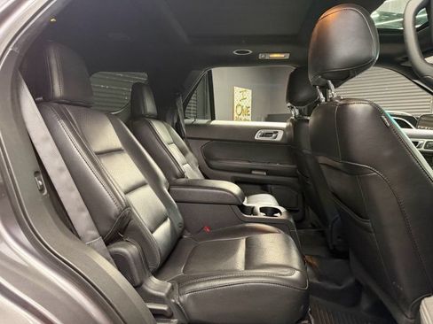 Used 2014 Ford Explorer Limited w/ Equipment Group 302A AWD/4WD image 19