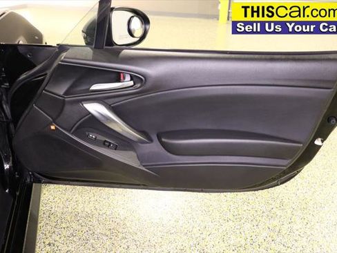 Used 2018 FIAT 124 Spider Abarth image 32