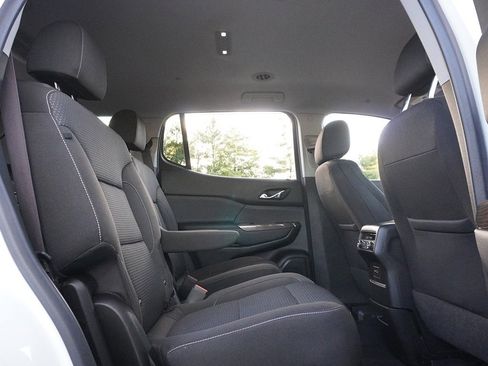 Used 2020 GMC Acadia SLE image 32