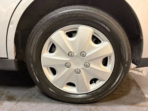 Used 2012 Nissan Versa 1.8 S FWD image 27