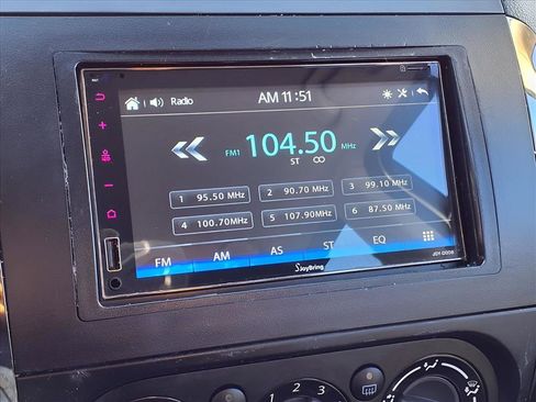 Used 2013 Suzuki SX4 Premium image 19