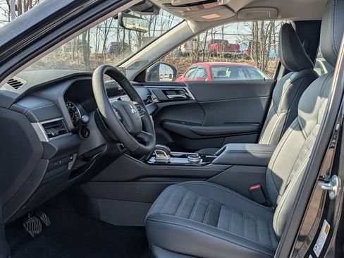 New 2026 Mitsubishi Outlander SE FWD image 5