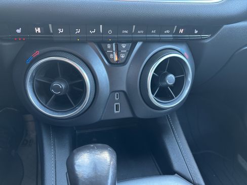 Used 2020 Chevrolet Blazer LT image 25