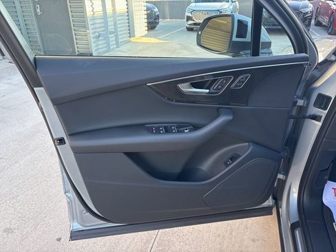 Used 2025 Audi Q7 2.0T Premium w/ Convenience Package image 10