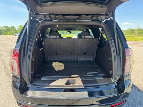 Used 2023 Chevrolet Suburban Z71 w/ Luxury Package AWD/4WD image 19