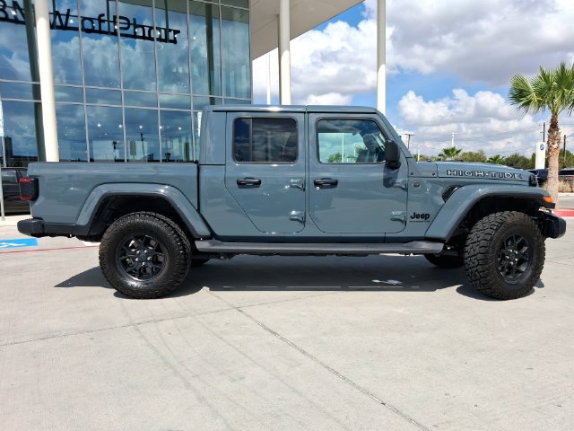 Used 2025 Jeep Gladiator Sport AWD/4WD image 8