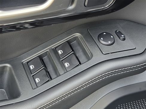 Used 2024 INEOS Grenadier Fieldmaster Edition image 17