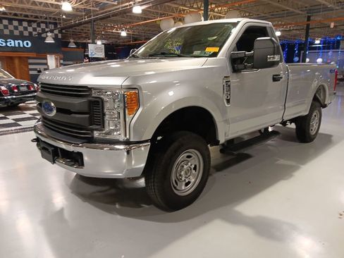 Used 2017 Ford F250 XL w/ Power Equipment Group AWD/4WD image 1