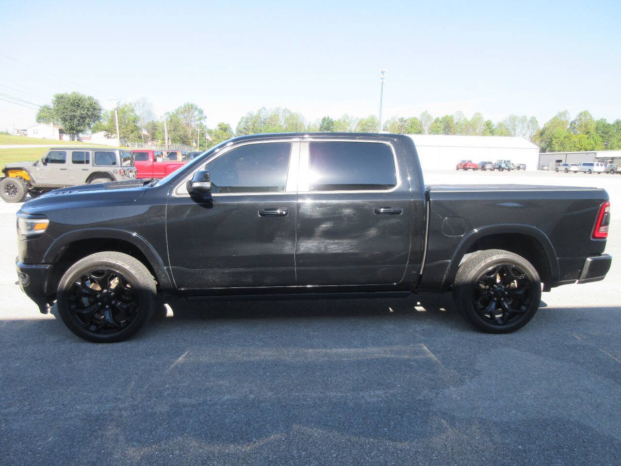 Used 2022 RAM 1500 Limited w/ Night Edition AWD/4WD image 3