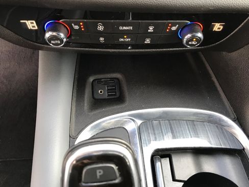 Used 2021 Buick Enclave Essence w/ Sound and Sites Package image 32