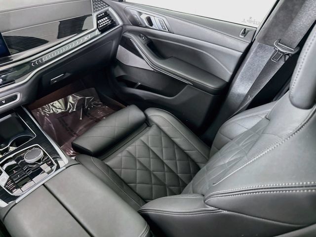 Used 2026 BMW X7 xDrive40i w/ M Sport Package AWD/4WD image 25