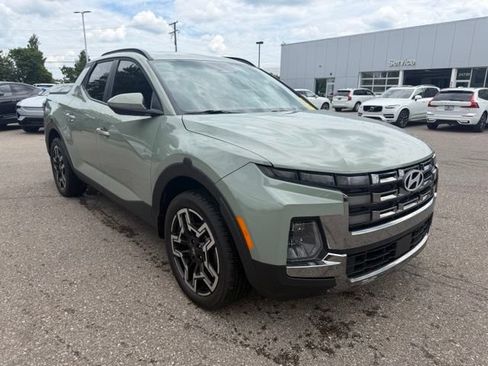 Used 2025 Hyundai Santa Cruz Limited AWD/4WD image 3