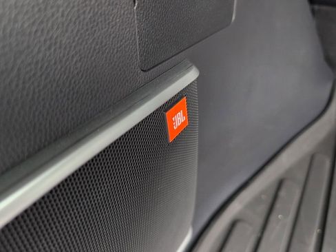 Used 2024 Toyota Venza Limited image 10