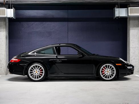 Used 2006 Porsche 911 Carrera S RWD image 2
