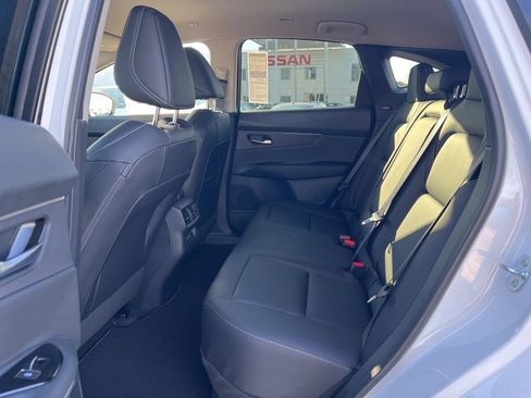 New 2025 Nissan Murano SV image 17