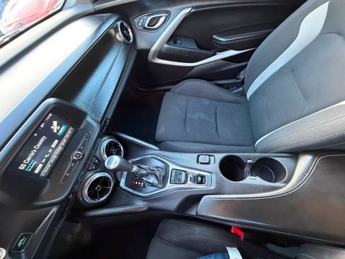 Used 2018 Chevrolet Camaro LT RWD image 18