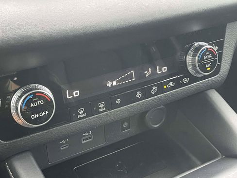 Used 2022 Mitsubishi Outlander SE AWD/4WD image 29
