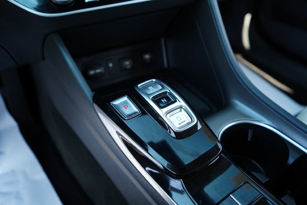Used 2023 Hyundai Sonata SEL w/ Convenience Package FWD image 36