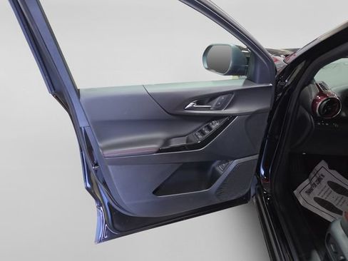 Used 2027 Chevrolet Equinox RS w/ LPO, Floor Liner Package FWD image 11