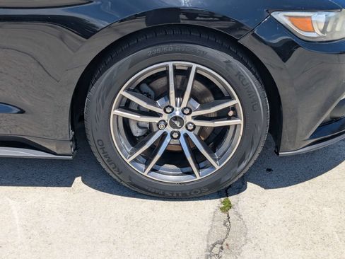 Used 2017 Ford Mustang Coupe RWD image 12