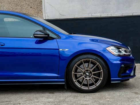 Used 2019 Volkswagen Golf R 4-Door AWD/4WD image 10