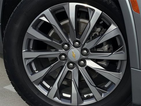 Used 2023 Chevrolet Traverse Premier image 10