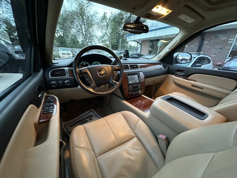Used 2008 Chevrolet Avalanche LTZ w/ LTZ Preferred Equipment Group AWD/4WD image 28