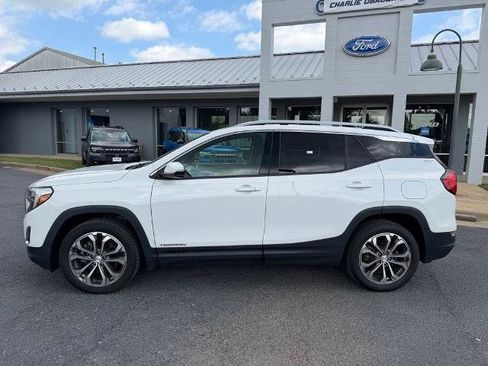 Used 2019 GMC Terrain SLT w/ Preferred Package AWD/4WD image 2