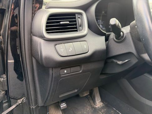Used 2020 Kia Sorento S AWD/4WD image 16