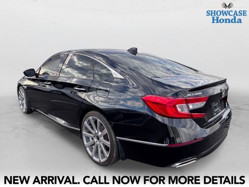 Used 2018 Honda Accord Touring image 4
