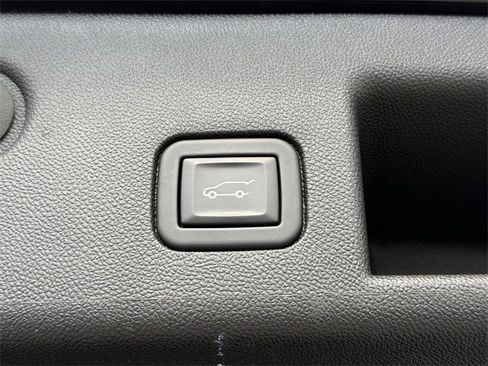 Certified 2023 Chevrolet Equinox RS w/ RS Leather Package image 8